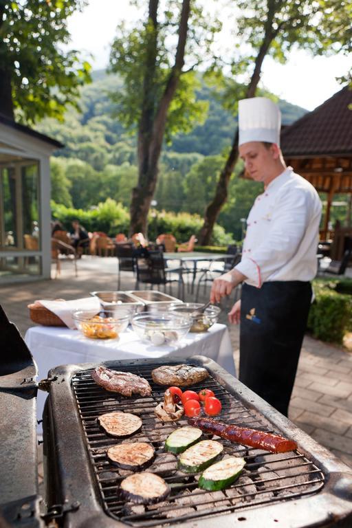 Nová Dubnica Parkhotel Na Baracke מראה חיצוני תמונה