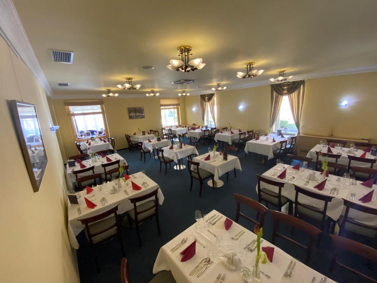 Nová Dubnica Parkhotel Na Baracke מראה חיצוני תמונה