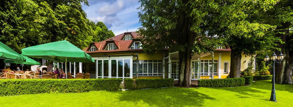 Nová Dubnica Parkhotel Na Baracke מראה חיצוני תמונה
