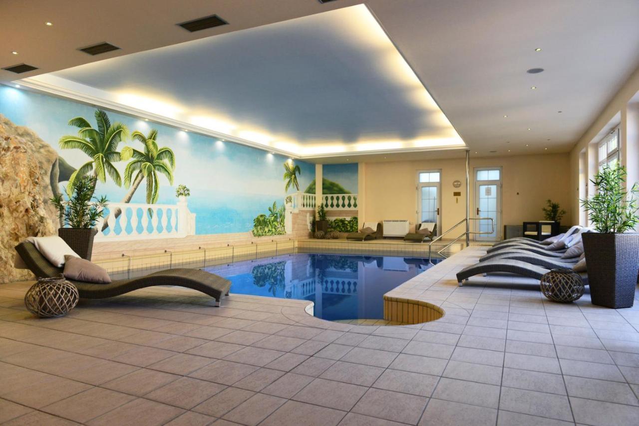 Nová Dubnica Parkhotel Na Baracke מראה חיצוני תמונה