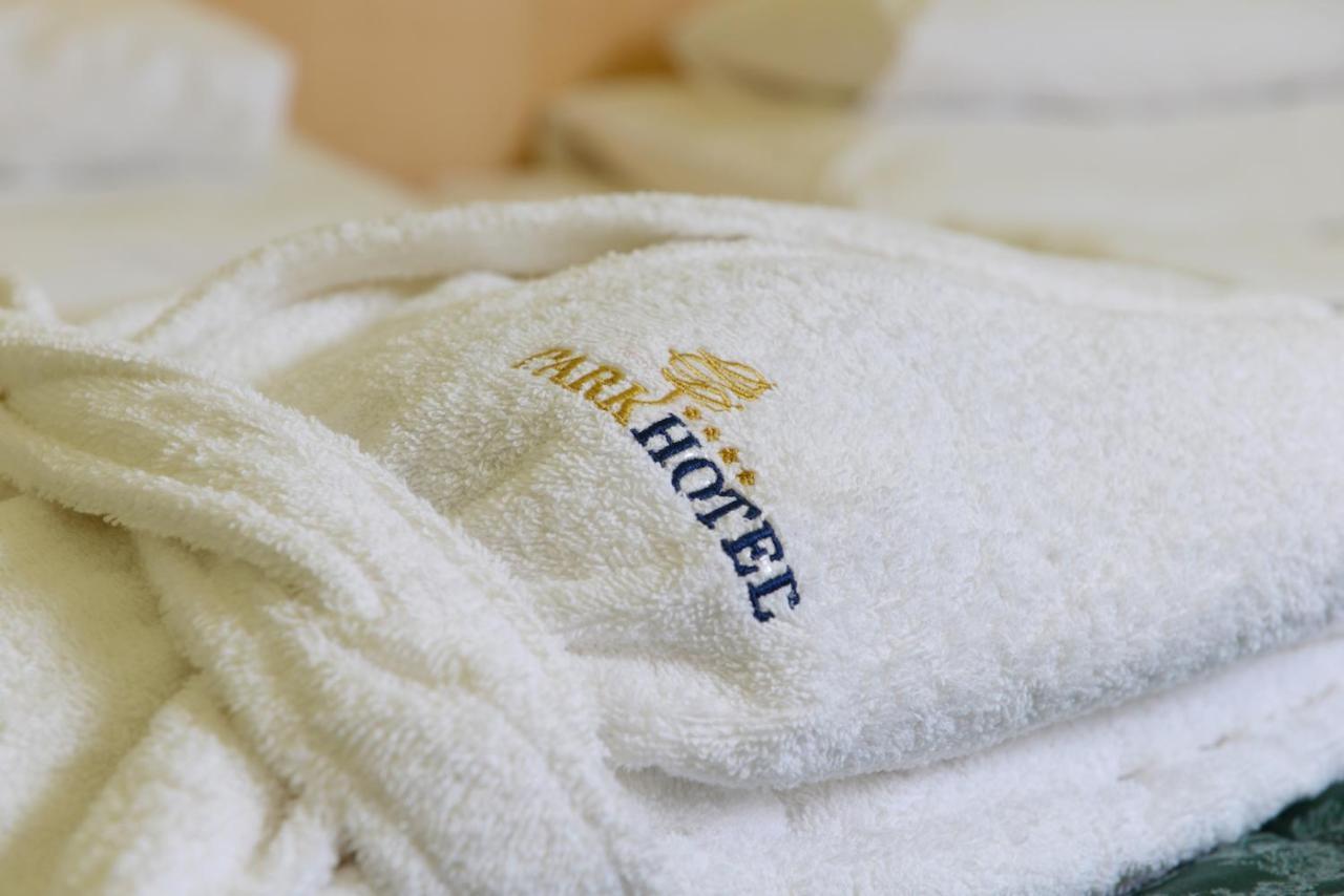 Nová Dubnica Parkhotel Na Baracke מראה חיצוני תמונה