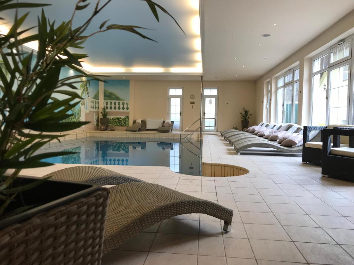 Nová Dubnica Parkhotel Na Baracke מראה חיצוני תמונה